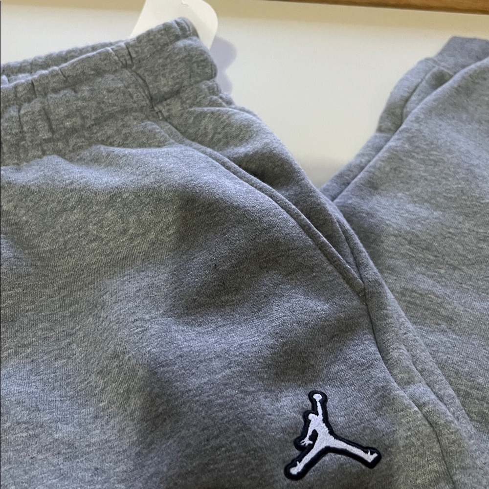 Jordan men’s sz 3XL Gray Logo Fleece Joggers - Picture 2 of 5